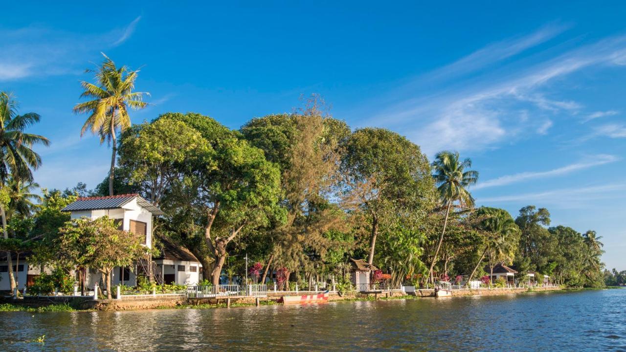 Warmth Lake Haven Alappuzha Buitenkant foto